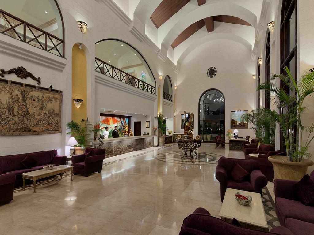 The Golden Palms Hotel & Spa Chik Bānavar Εξωτερικό φωτογραφία