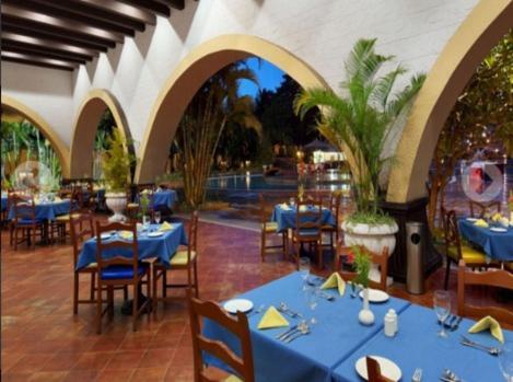 The Golden Palms Hotel & Spa Chik Bānavar Εξωτερικό φωτογραφία