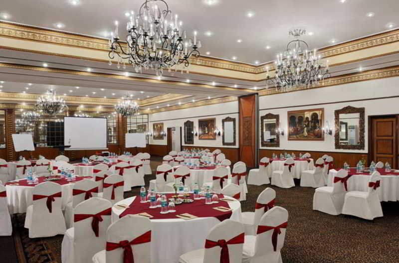 The Golden Palms Hotel & Spa Chik Bānavar Εξωτερικό φωτογραφία